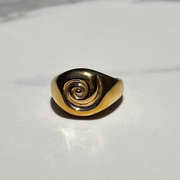 New! “Madrid” Engraved Swirl Chunky Gold Ring - Picture 5 of 6